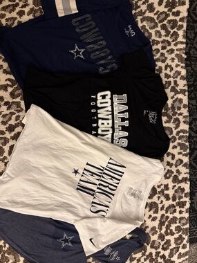 4 Dallas Cowboys women’s tops.